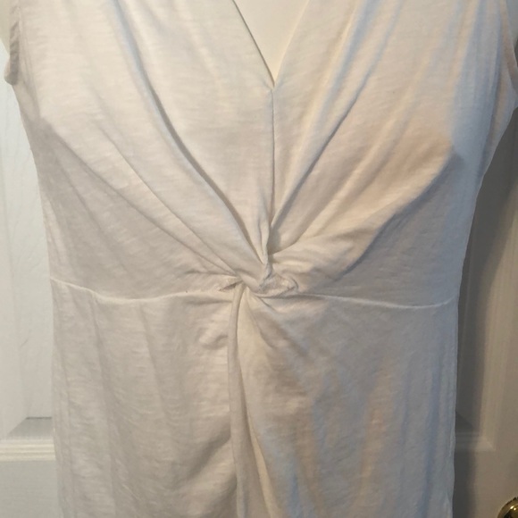 Bundle 3/$10 💛 St. John’s Bay Ladies Tank Top - Picture 1 of 4